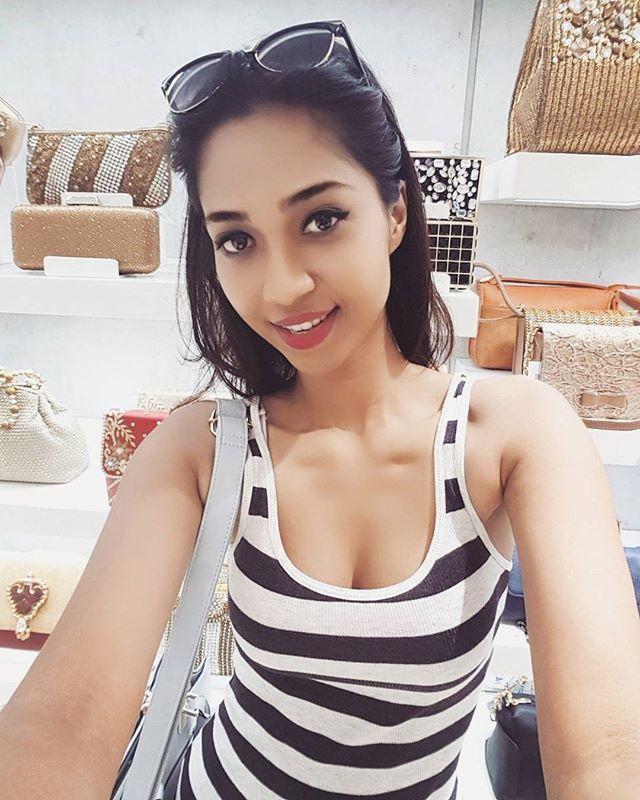 Hot & Sexy 50+ Unseen Bikini Photoshoot of Promita Banik