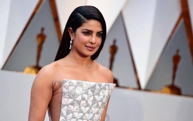 Hot & Sexy Pictures of Priyanka Chopra