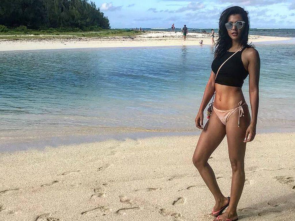 Hot & Sizzling Bikini Photo's of Calendar Girl Actress Ruhi Singh