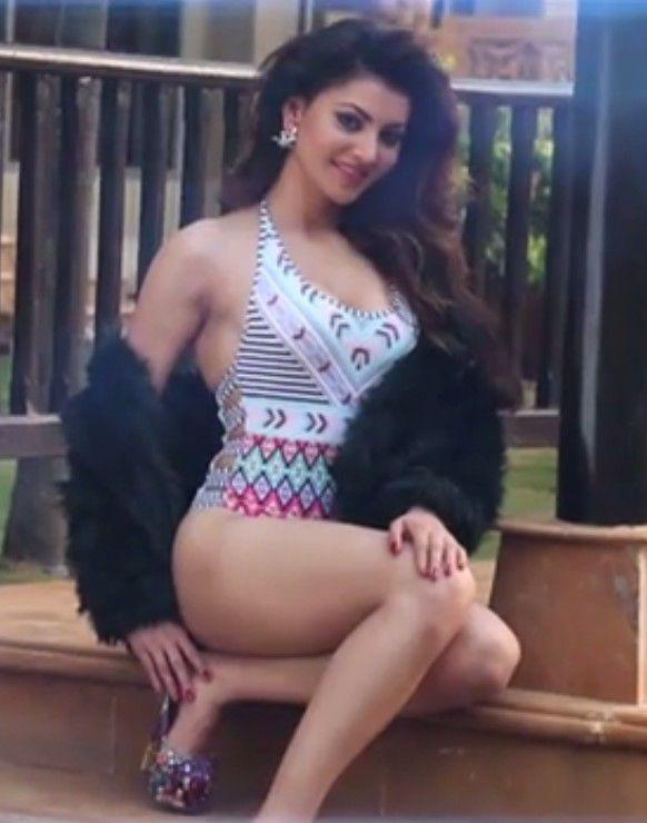 Hot & Sizzling Photos Of Urvashi Rautela Latest Images Sexy Wallpapers