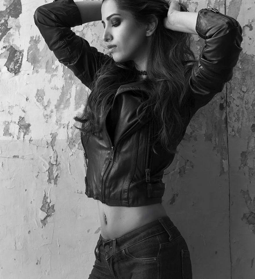 Hot & Spicy Bikini Photo’s Of Manasvi Mamgai