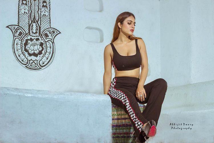 Hot & Spicy Photos Of Model Neha Malik