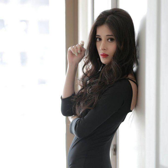 Hot & Spicy Photos of Young Model Suzanna will treat your sore eyes