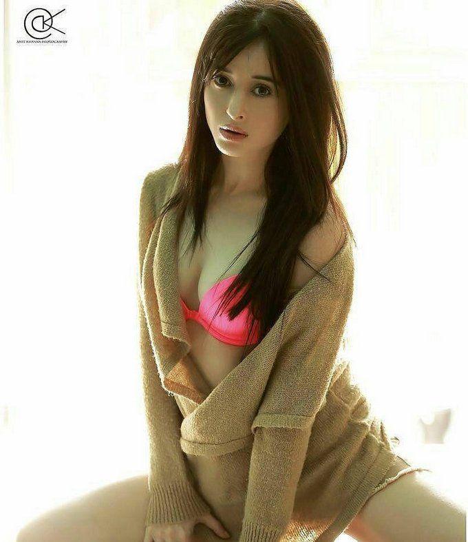 Hot & Spicy Photos of Young Model Suzanna will treat your sore eyes