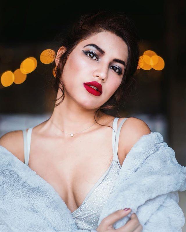 Hot & Spicy Pics: Model Shivani Singh Latest Photoshoot