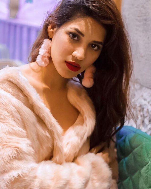 Hot & Spicy Pics: Model Shivani Singh Latest Photoshoot