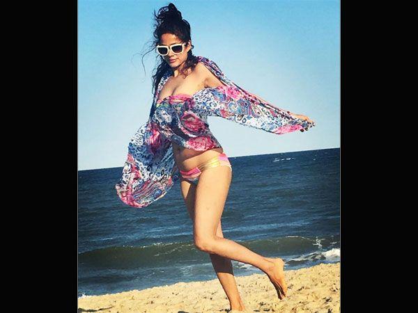 Hot Actresses Rare Beach Photos