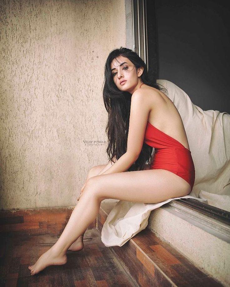 Hot And SPicy Nepali Model Actress Aditi Budhathoki