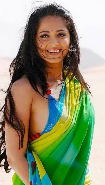 Hot Anushka in Saree Photos
