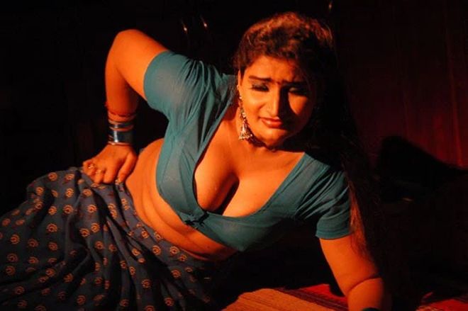 Hot Aunties Navel Photos Collection