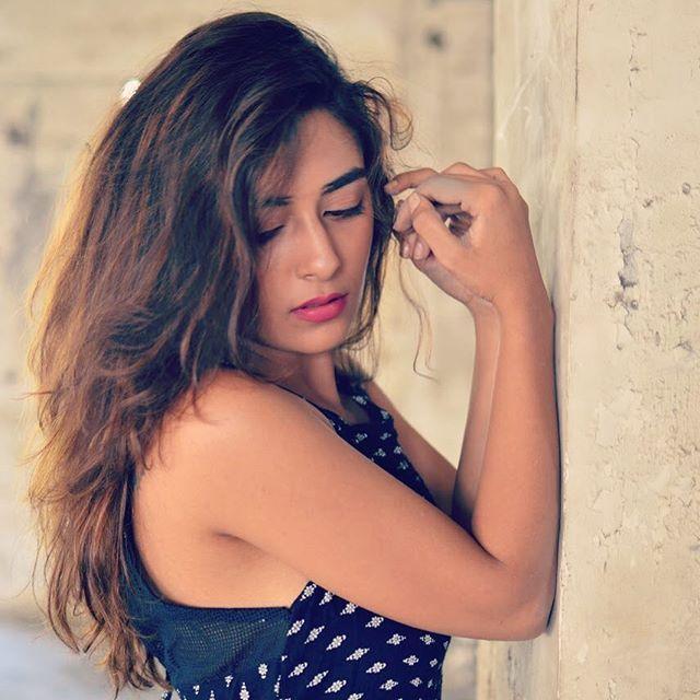 Hot Beauty: Jinal Joshi Latest Hot & Spicy Photoshoot Stills