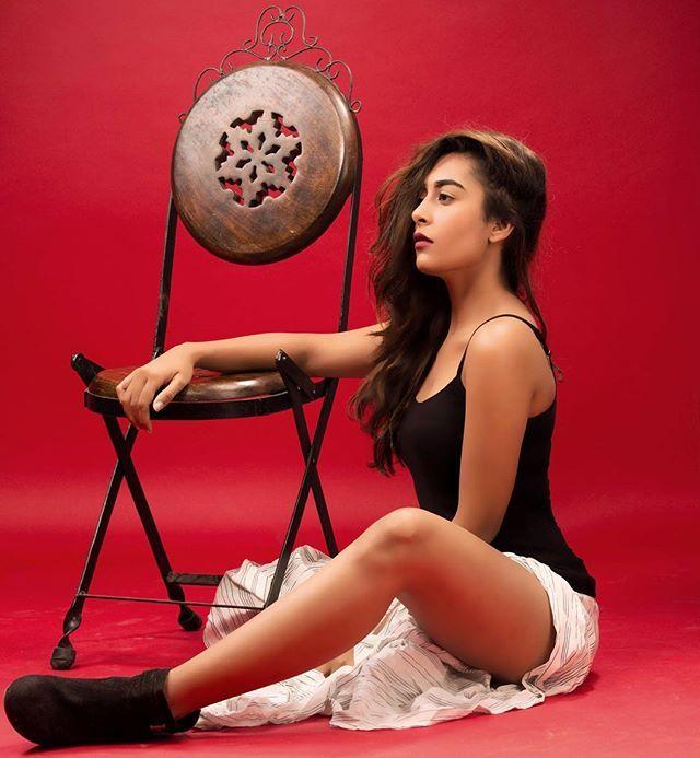 Hot Beauty: Jinal Joshi Latest Hot & Spicy Photoshoot Stills