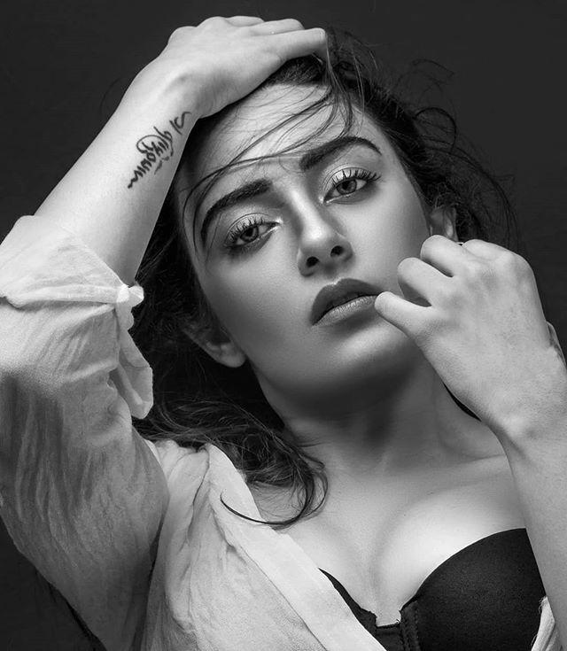 Hot Beauty: Jinal Joshi Latest Hot & Spicy Photoshoot Stills