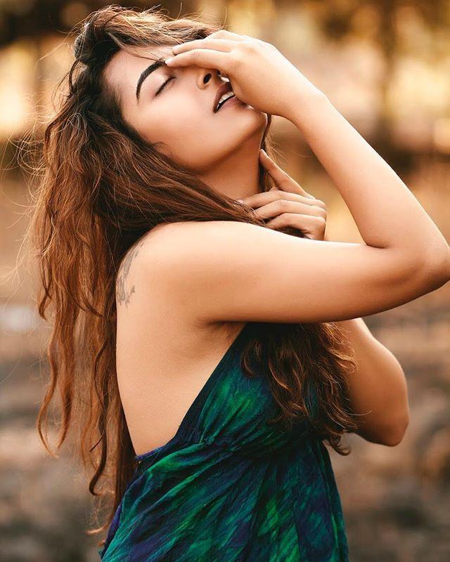 Hot Beauty: Jinal Joshi Latest Hot & Spicy Photoshoot Stills