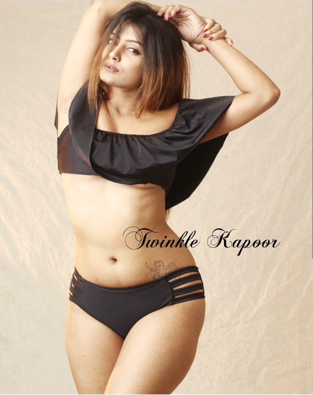 Hot Clicks: Super Hot Indian Model Twinkle Kapoor