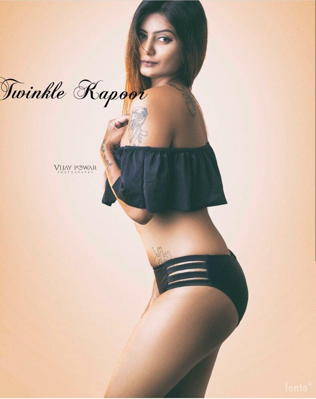 Hot Clicks: Super Hot Indian Model Twinkle Kapoor