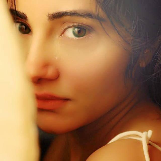 Hot Photoshoot of Indian Actress Shaylee Krishen