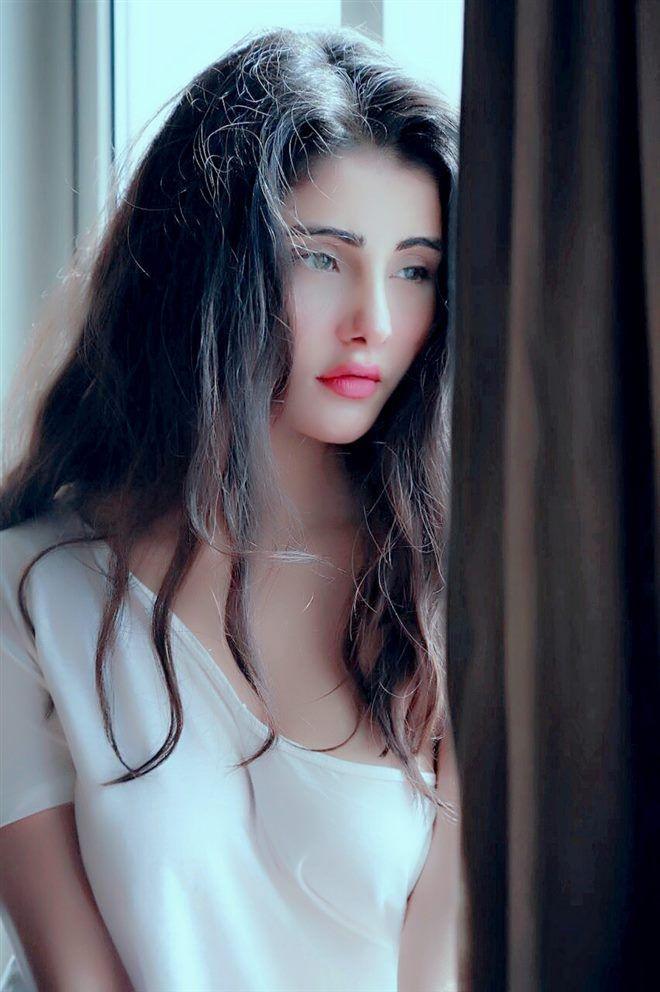 Hot Photoshoot of Indian Actress Shaylee Krishen