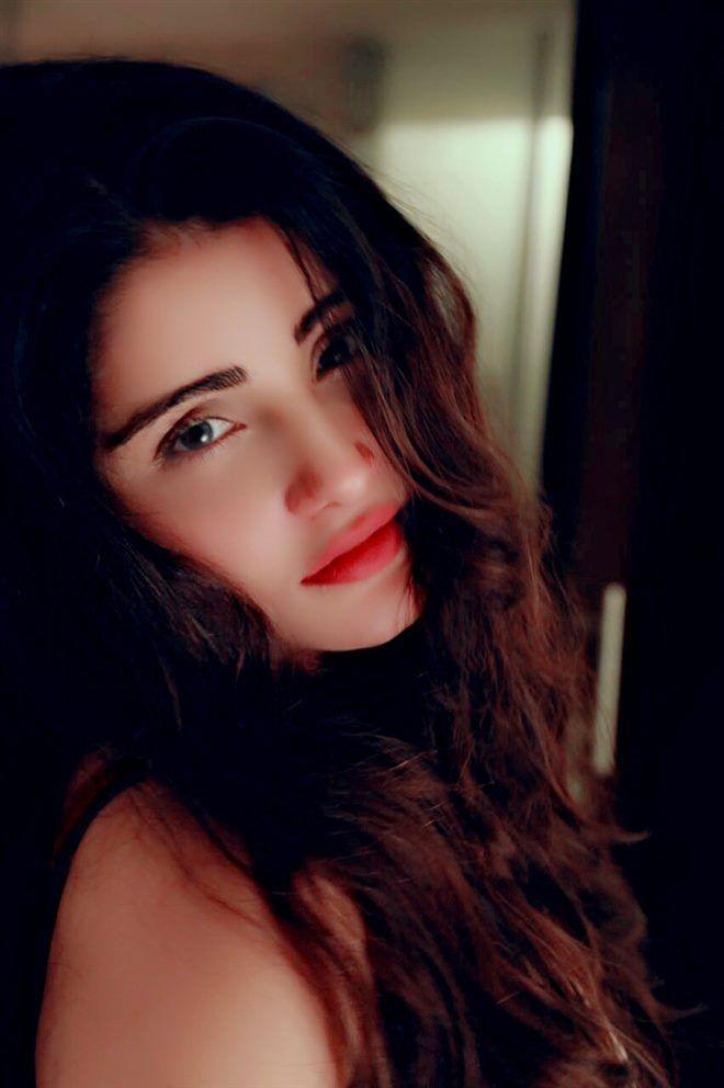 Hot Photoshoot of Indian Actress Shaylee Krishen