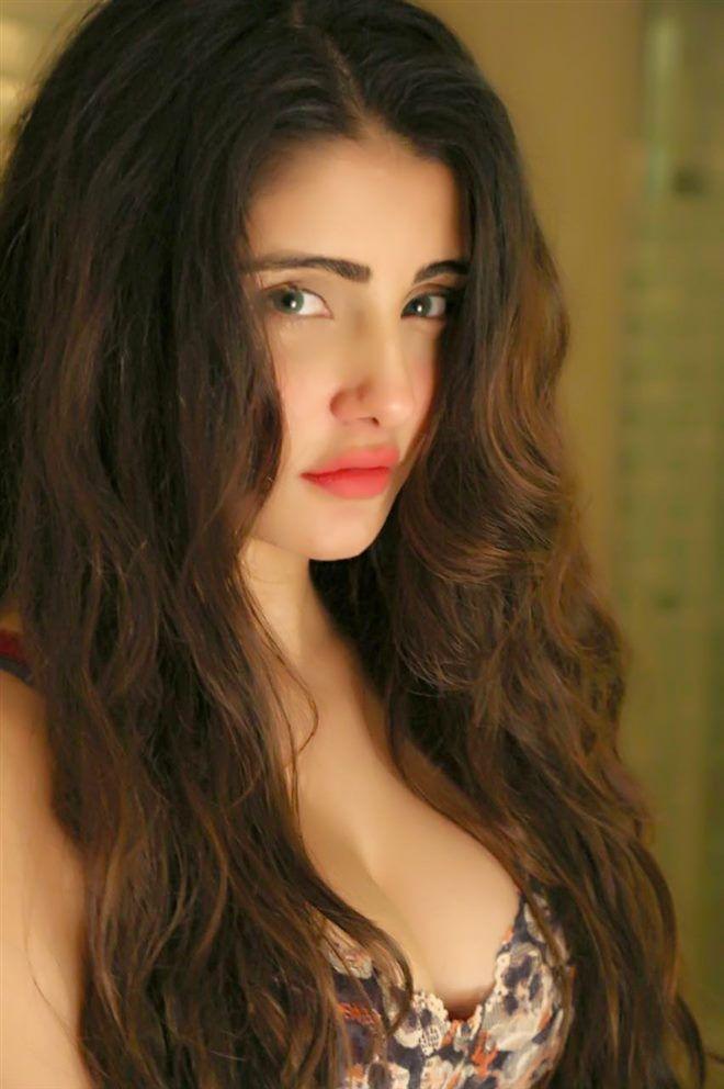 Hot Photoshoot of Indian Actress Shaylee Krishen