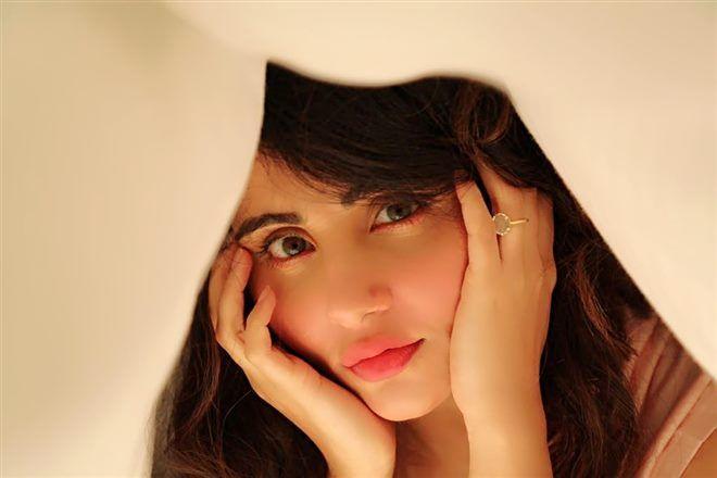 Hot Photoshoot of Indian Actress Shaylee Krishen