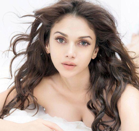 Hot Pics Of Aditi Rao Hydari That Are Too Hot To Handle