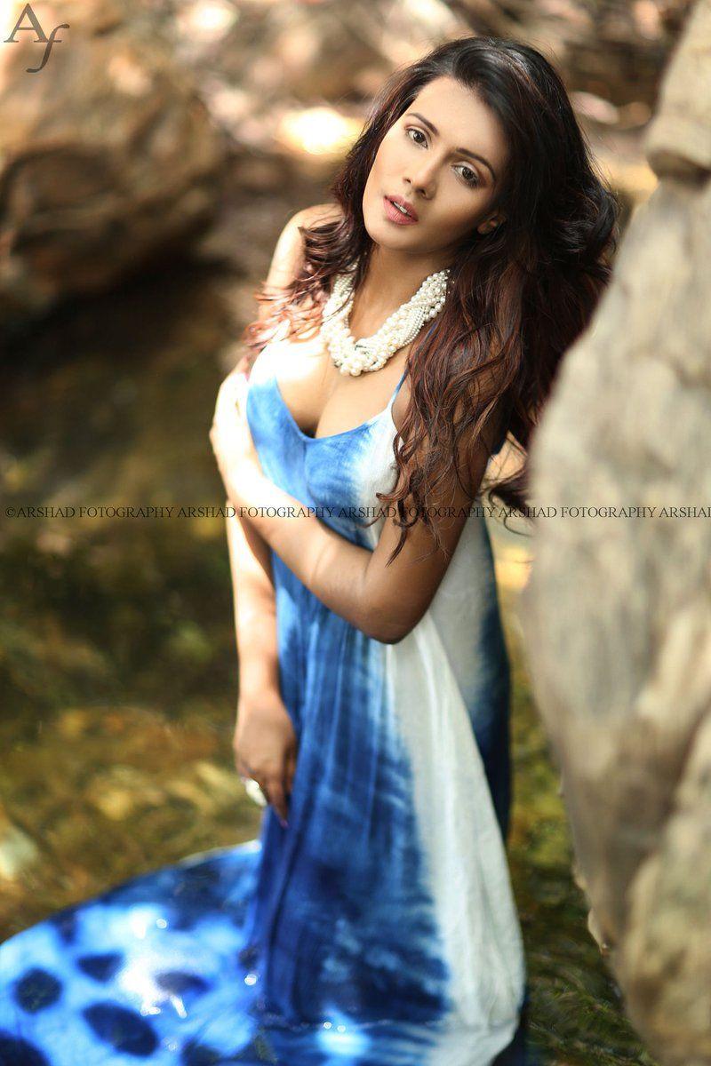 Hot Pics of the Day: 04-08-2017