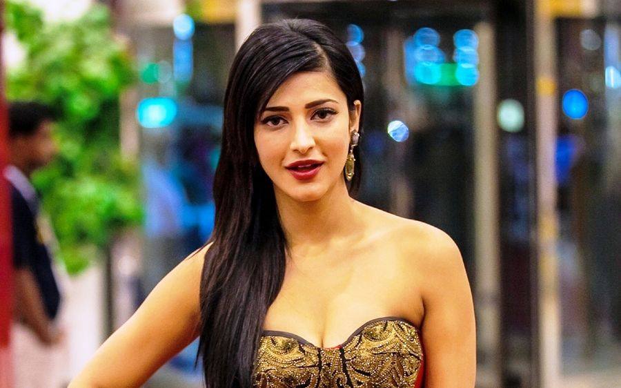 Hot Shruti Haasan Photos