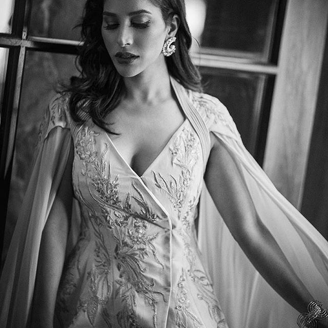 Hot and Spicy Sophie Choudry Latest PhotoShoot Stills