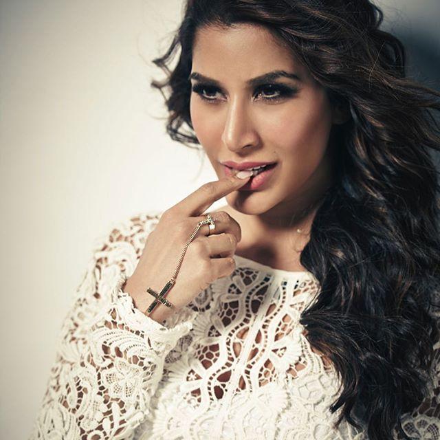 Hot and Spicy Sophie Choudry Latest PhotoShoot Stills