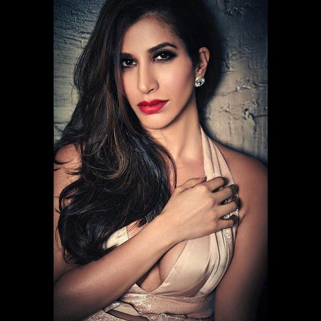 Hot and Spicy Sophie Choudry Latest PhotoShoot Stills