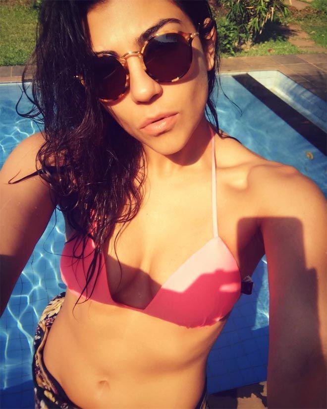 IPL Host & TV Anchor Archana Vijaya Bikini Pictures GOES VIRAL