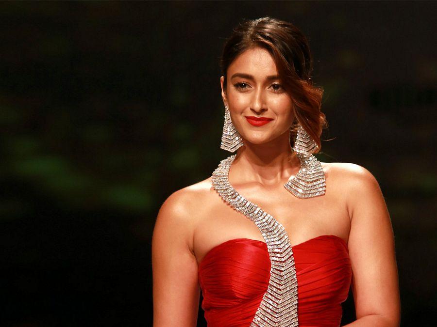 B'day Special: Ileana D'Cruz Hot & Spicy Wet Navel Show Photos are too Hot to Handle!