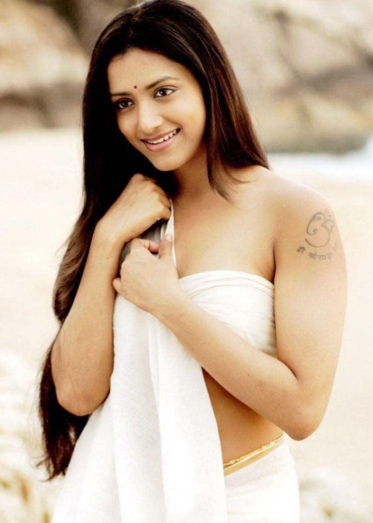 Indian Actress Hot Cleavage Photo Collection