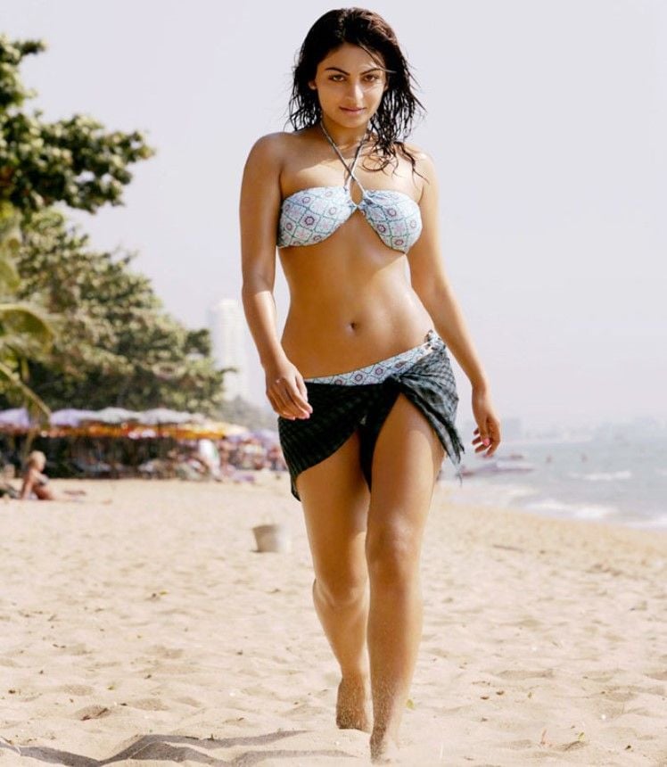 Indian Actress Hot Clevage Show Photos