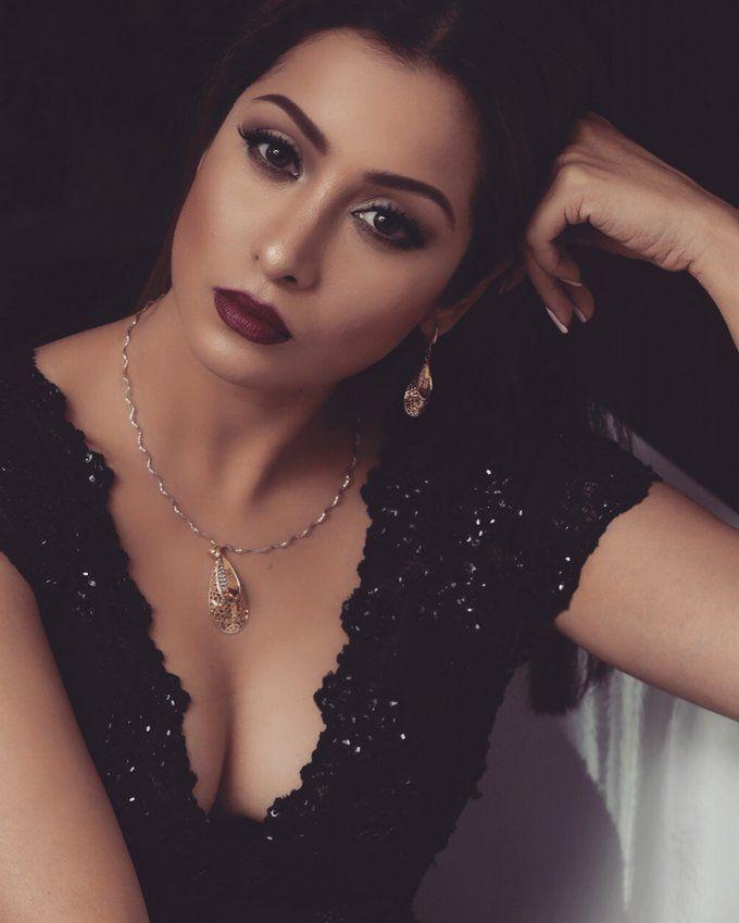 Indian Actress Madhura Naik Latest Hot Photoshoot Stills