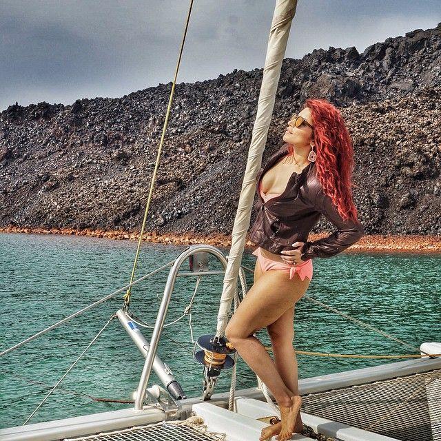 Indian Actress Shama Sikander looks extremely hot & sensuous in her Bikini Photos