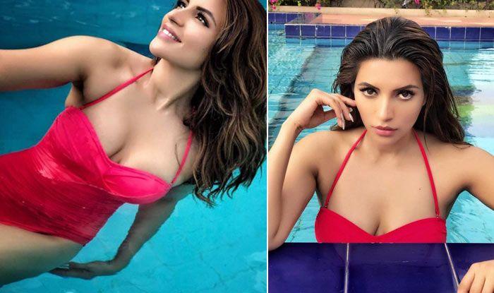 Indian Actress Shama Sikander looks extremely hot & sensuous in her Bikini Photos