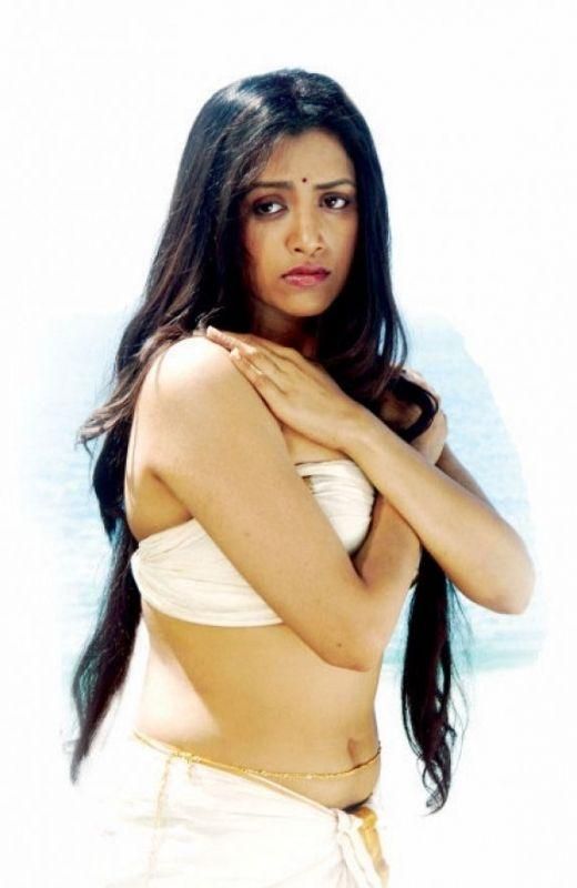 Indina Actress Hot Glamorous Pictures
