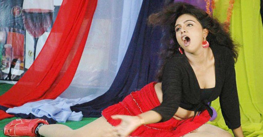 Item Girl Abhinaya Sri Unseen Hot Navel & Cleavage Show Stills