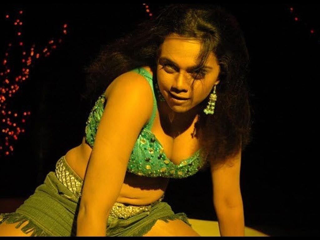 Item Girl Abhinaya Sri Unseen Hot Navel & Cleavage Show Stills