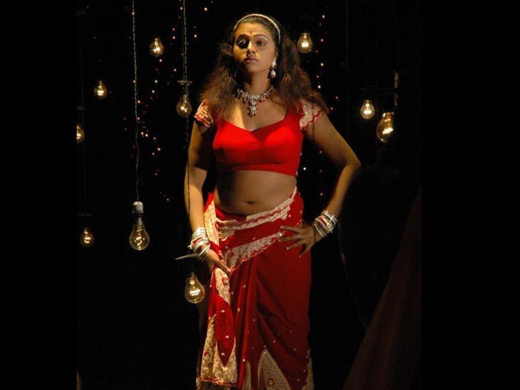 Item Girl Abhinaya Sri Unseen Hot Navel & Cleavage Show Stills