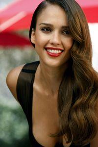 Jessica Alba Hot Bikini & Most Sexiest HD Photos