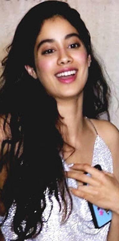 Jhanvi Kapoor Hot In Backless Top Photos