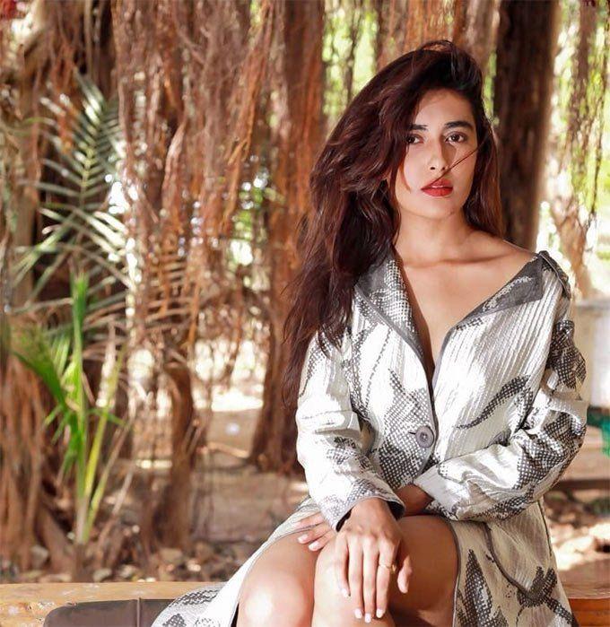 Jinal Joshi Latest Hot Photos are too Hot to Handle!