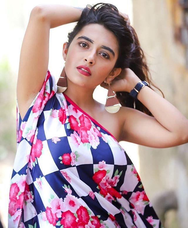 Jinal Joshi Latest Hot Photos are too Hot to Handle!