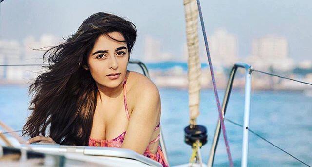 Jinal Joshi Mind Blowing Hot & Spicy Photoshoot Stills