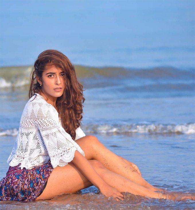 Jinal Joshi Mind Blowing Hot & Spicy Photoshoot Stills