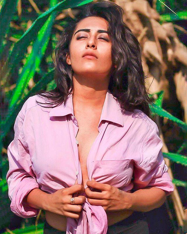 Jinal Joshi Mind Blowing Hot & Spicy Photoshoot Stills