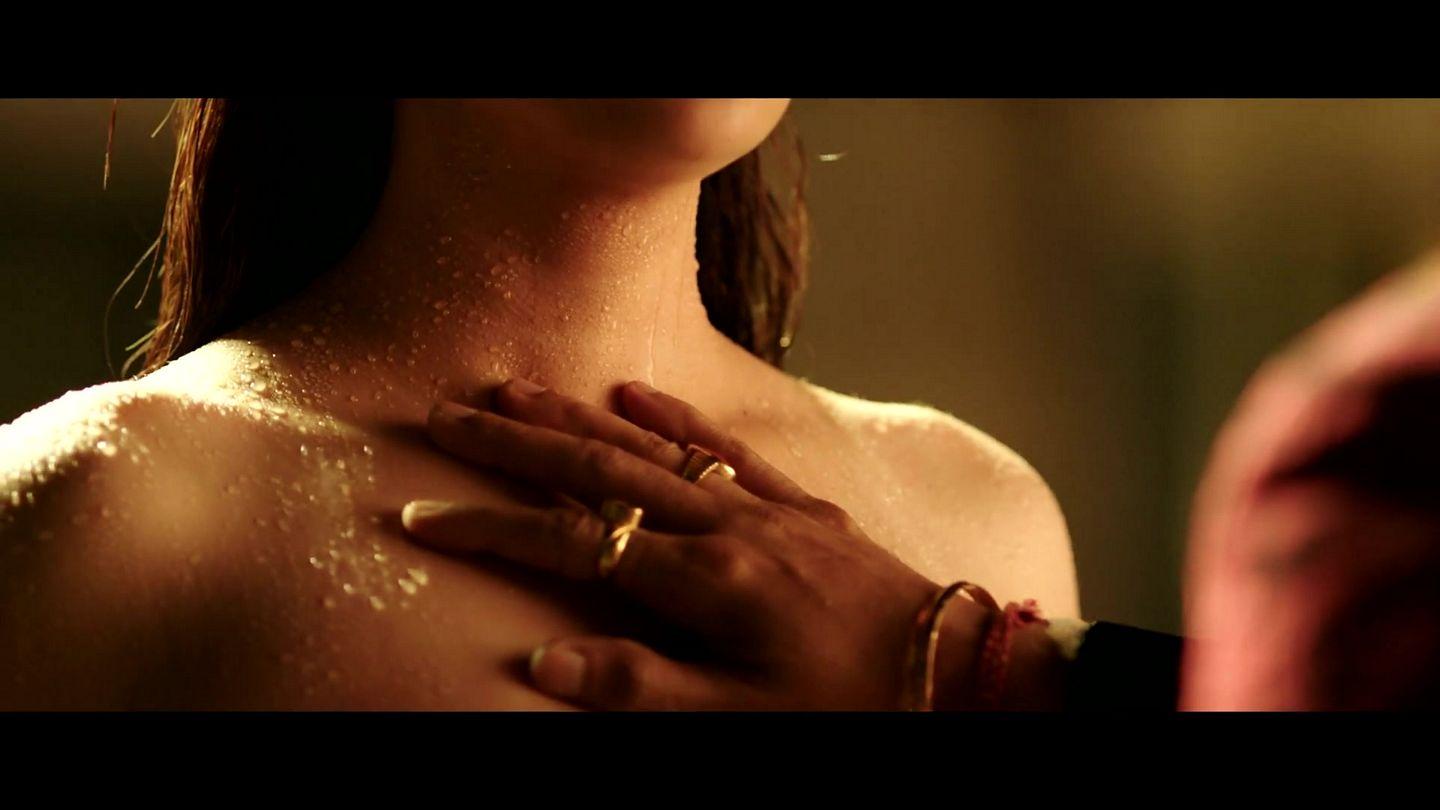 Julie 2 Movie Latest Hot & Spicy Stills